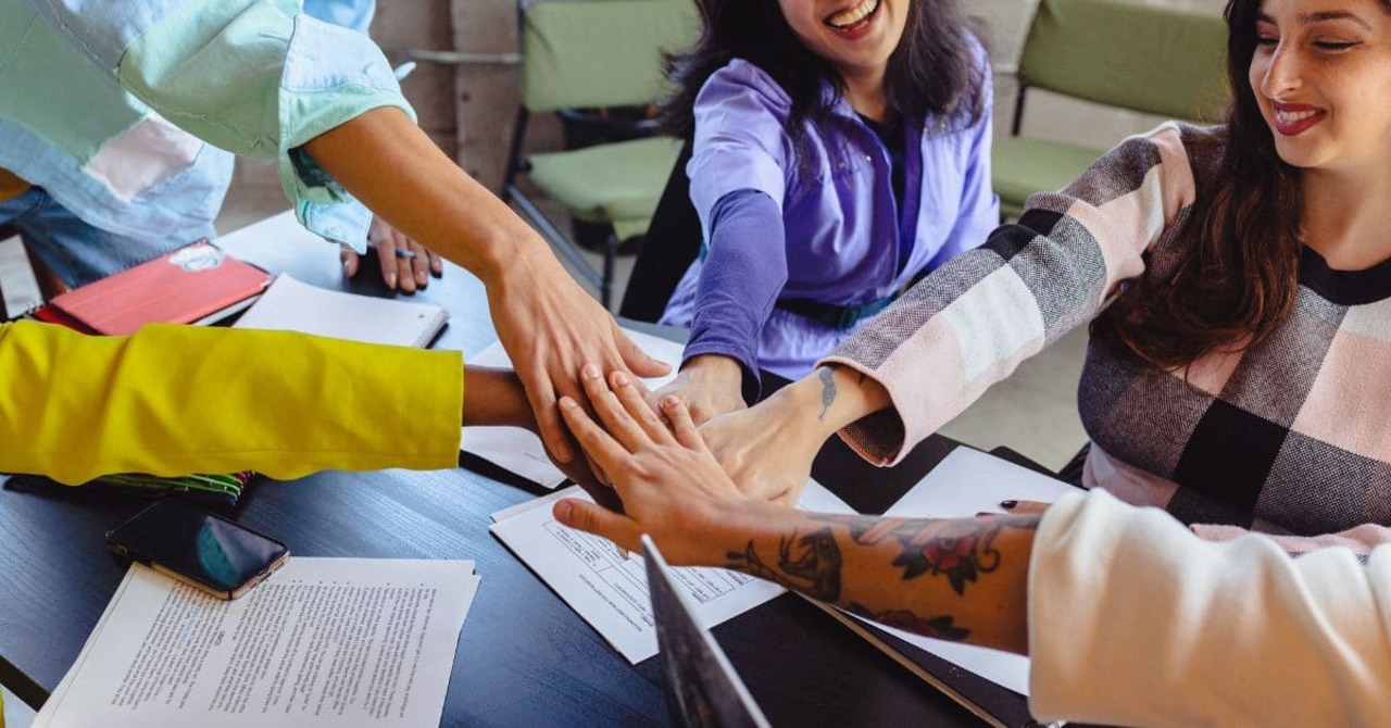 How can managers encourage employees to reduce carbon footprint? How can managers encourage employees to reduce carbon footprint?